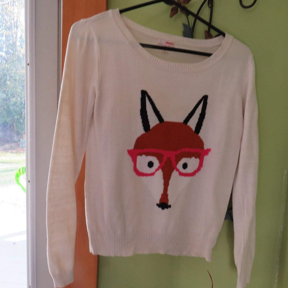 Sweater Crew Neck Fox Applique soft